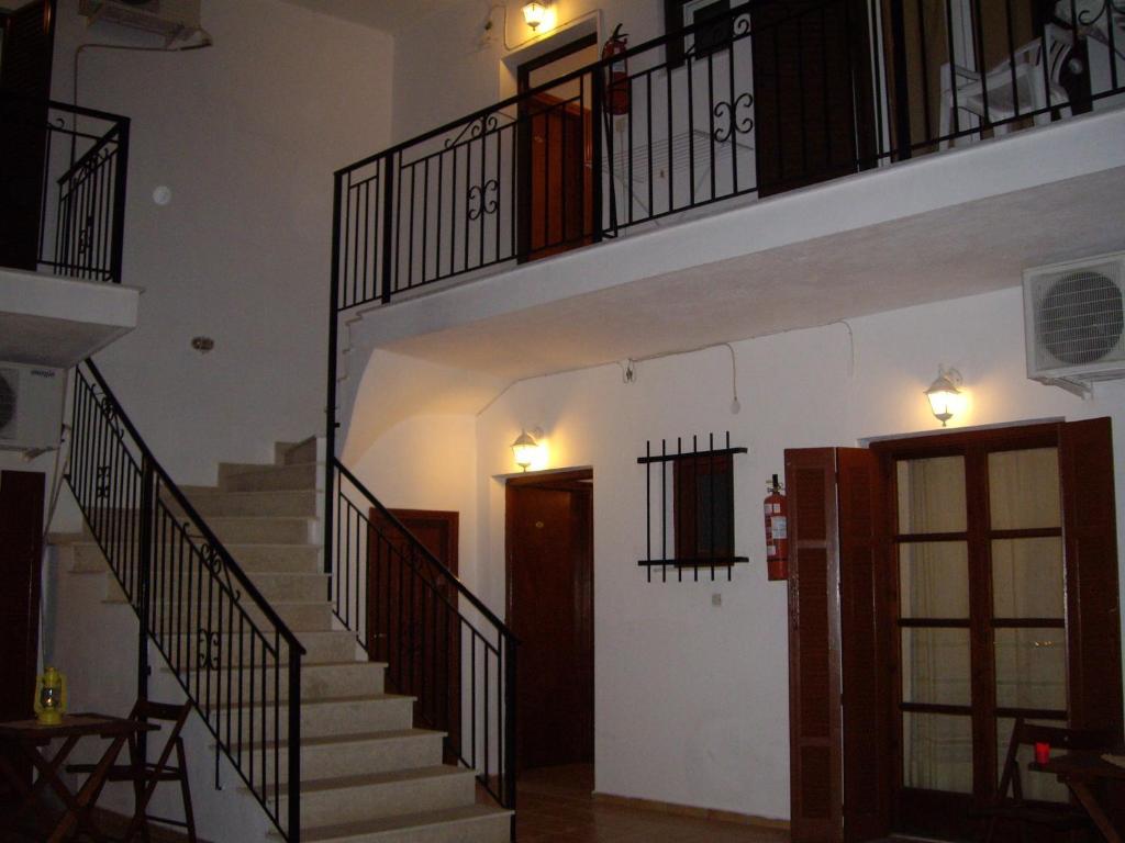 Aivaliotis House Hotel Skiathos Town Exterior photo