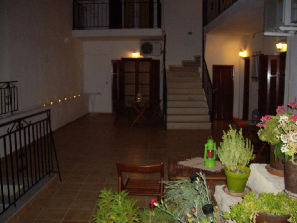 Aivaliotis House Hotel Skiathos Town Exterior photo