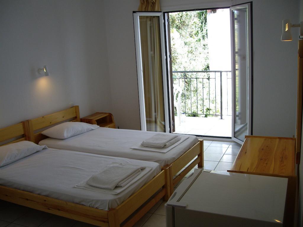 Aivaliotis House Hotel Skiathos Town Exterior photo